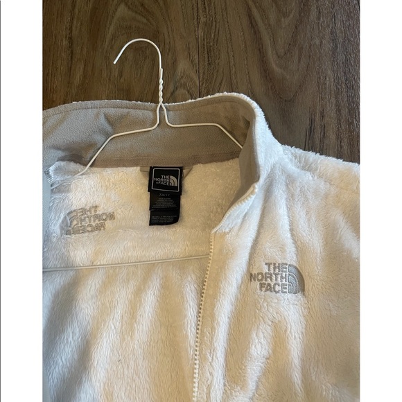 White Fleece North Face Jacket - Picture 4 of 4